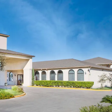 Super 8 By Wyndham San Antonio At I-10 Motel